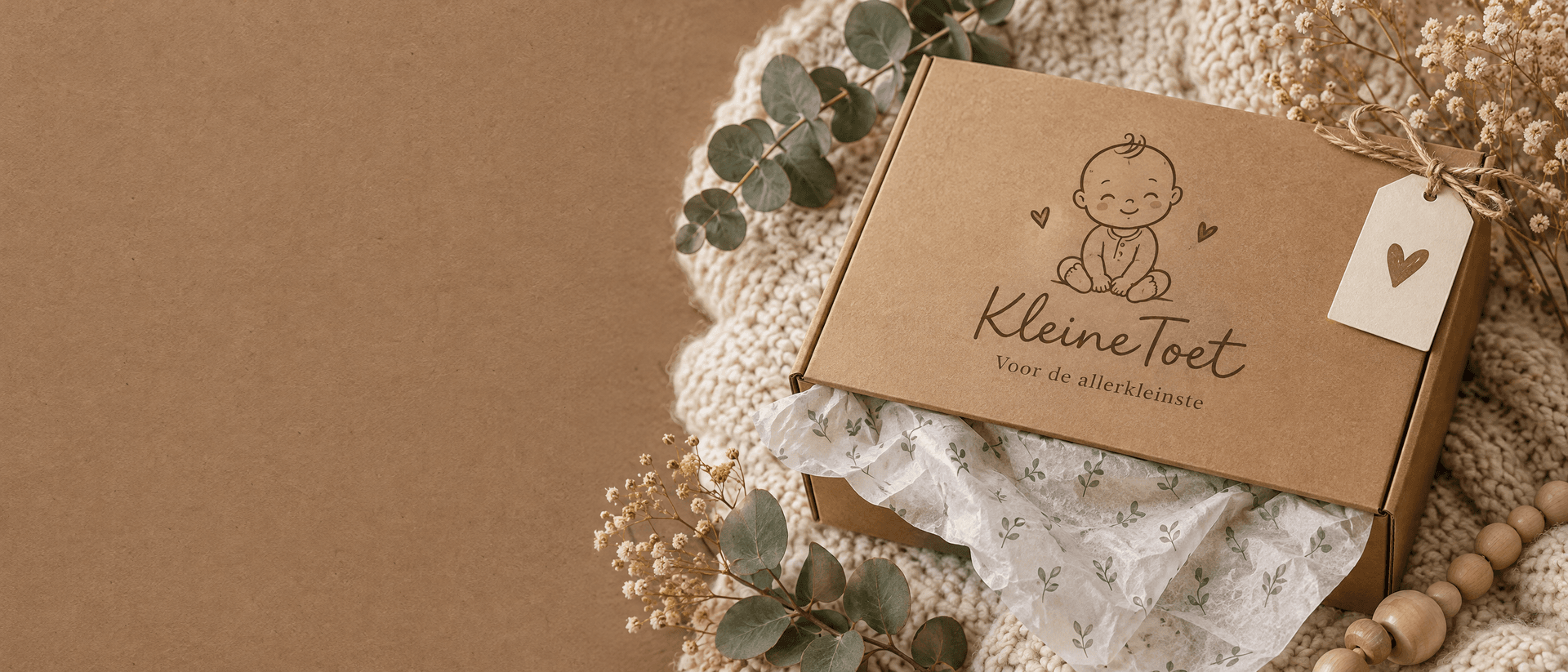 KleineToet cadeaudoos met labeltje, vloeipapier en houten kralen